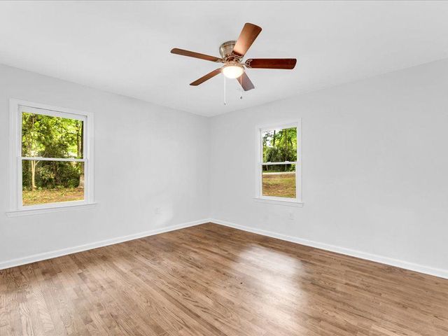 5840 CRABAPPLE SW Drive, Mableton, GA 30126