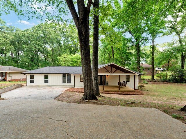 5840 CRABAPPLE SW Drive, Mableton, GA 30126