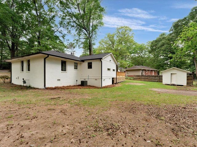 5840 CRABAPPLE SW Drive, Mableton, GA 30126