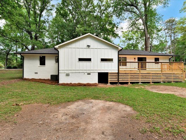 5840 CRABAPPLE SW Drive, Mableton, GA 30126