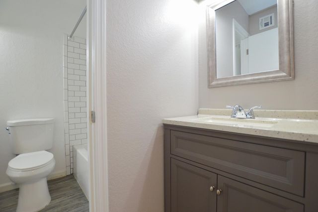 785 N Arrowhead Drive Apt 2, Chandler, AZ 85224