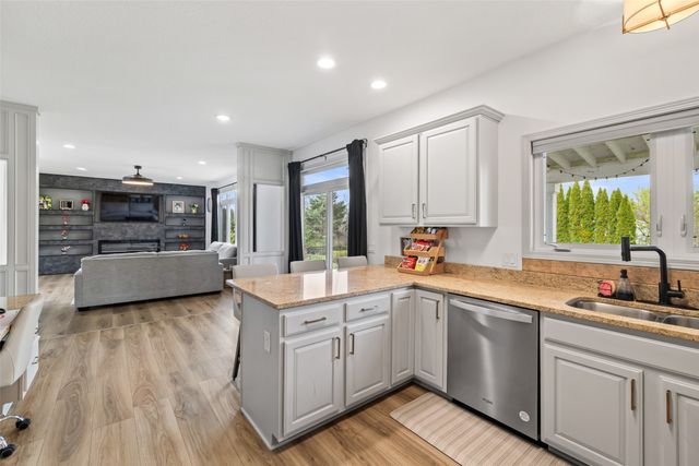 4714 148th Street, Urbandale, IA 50323