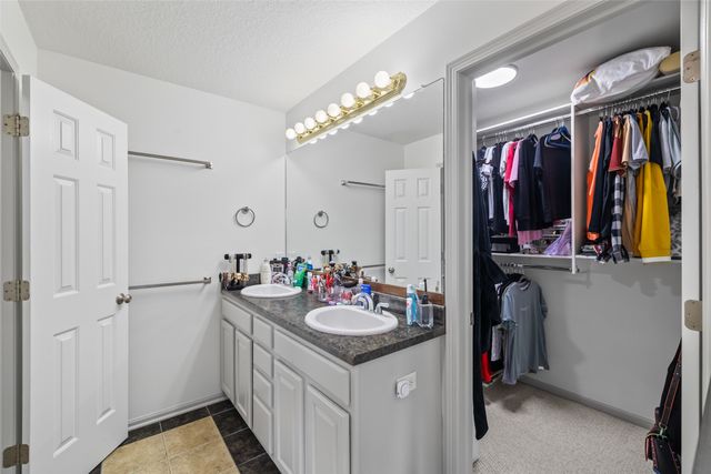 4714 148th Street, Urbandale, IA 50323