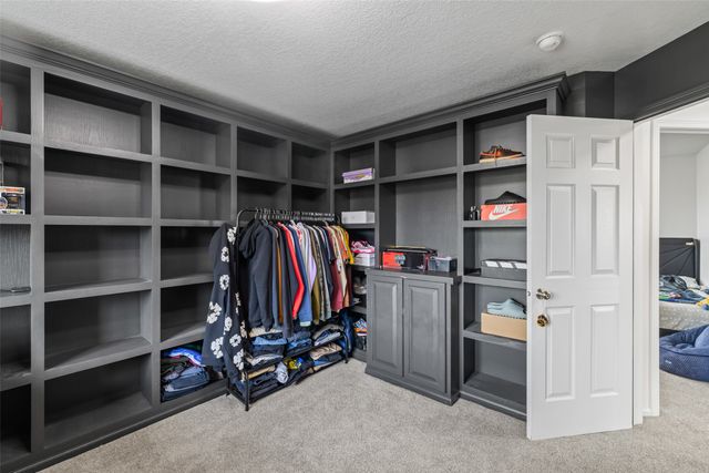 4714 148th Street, Urbandale, IA 50323