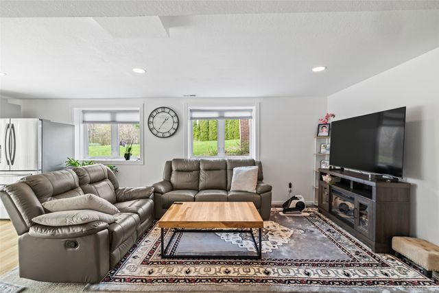 4714 148th Street, Urbandale, IA 50323