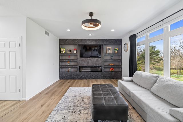 4714 148th Street, Urbandale, IA 50323