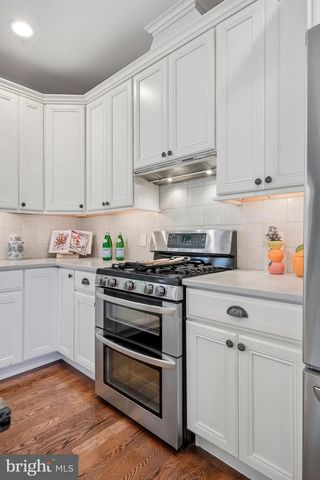 72 MAIN AVE, Berwyn, PA 19312