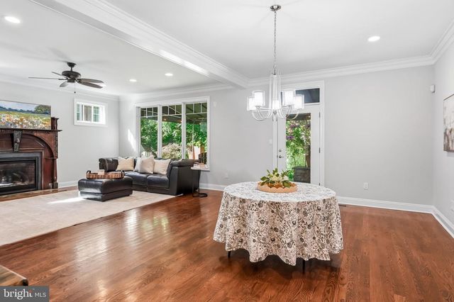 72 MAIN AVE, Berwyn, PA 19312