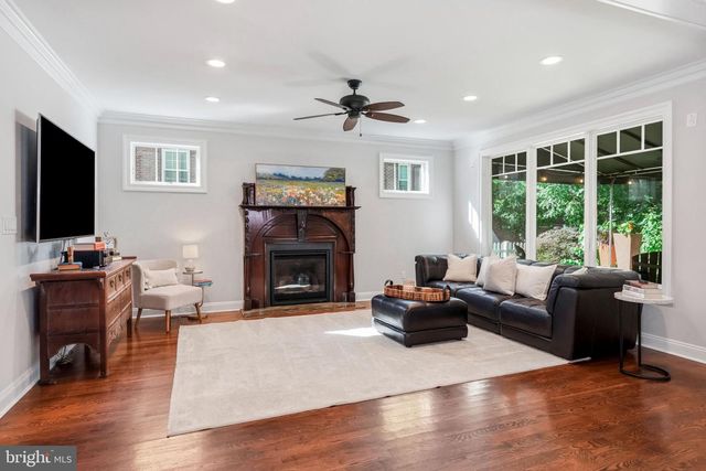 72 MAIN AVE, Berwyn, PA 19312