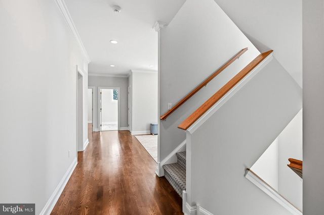 72 MAIN AVE, Berwyn, PA 19312
