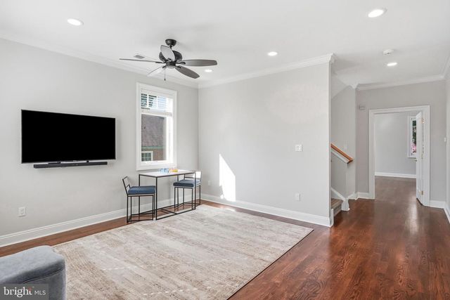 72 MAIN AVE, Berwyn, PA 19312