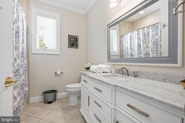72 MAIN AVE, Berwyn, PA 19312