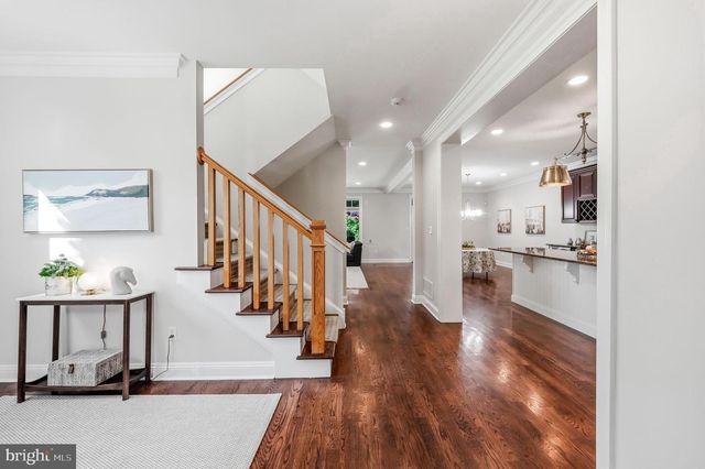 72 MAIN AVE, Berwyn, PA 19312