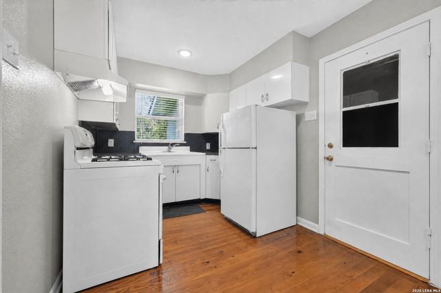 111 Laddie Pl, San Antonio, TX 78201