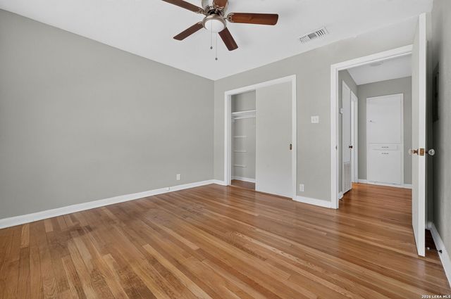 111 Laddie Pl, San Antonio, TX 78201
