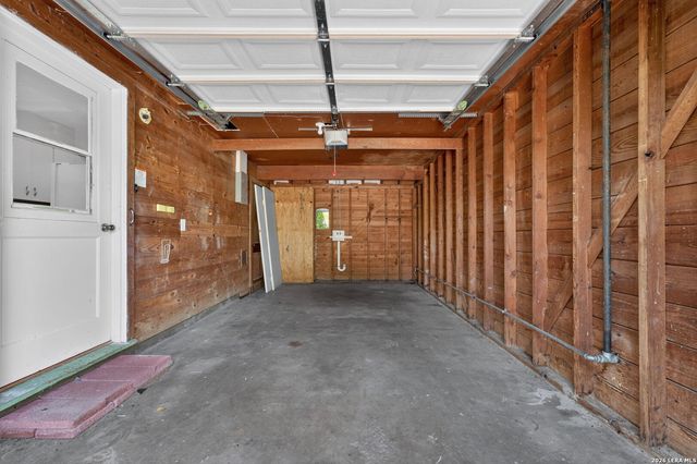 111 Laddie Pl, San Antonio, TX 78201