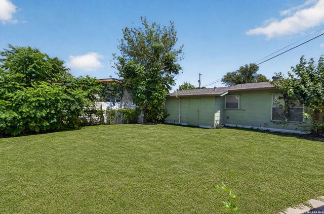 111 Laddie Pl, San Antonio, TX 78201