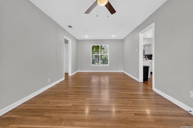 111 Laddie Pl, San Antonio, TX 78201