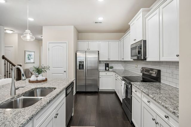 6007 Lori Anne Dr, Spring Hill, TN 37174