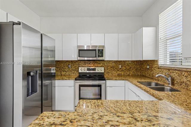 8188 NW 108th Place -, Doral, FL 33178