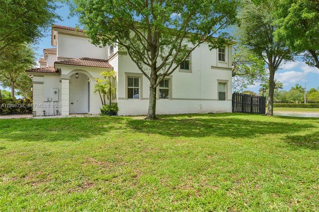 8188 NW 108th Place -, Doral, FL 33178