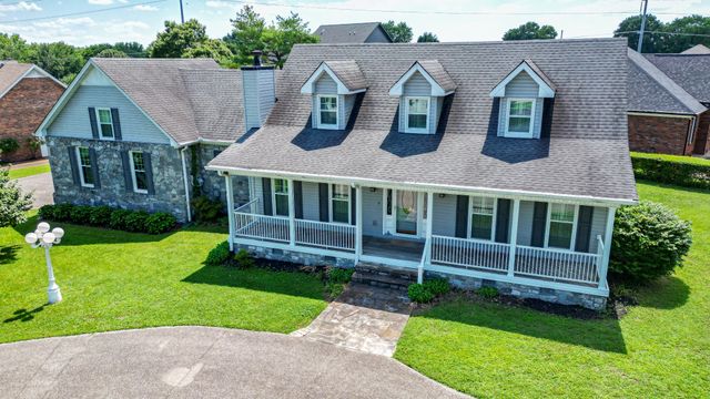 131 Stonehouse Dr, Gallatin, TN 37066