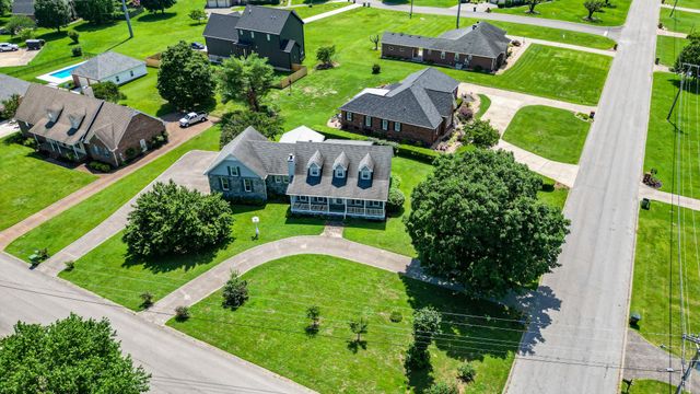 131 Stonehouse Dr, Gallatin, TN 37066