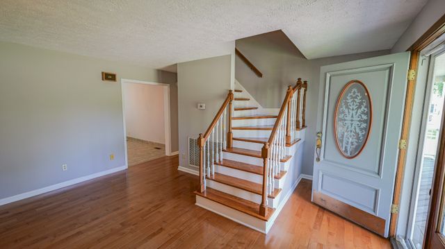 131 Stonehouse Dr, Gallatin, TN 37066