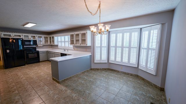 131 Stonehouse Dr, Gallatin, TN 37066