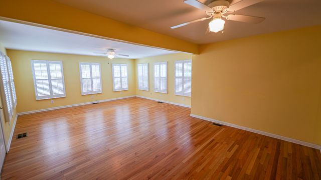131 Stonehouse Dr, Gallatin, TN 37066