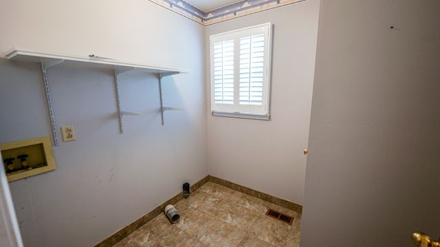 131 Stonehouse Dr, Gallatin, TN 37066