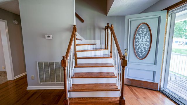 131 Stonehouse Dr, Gallatin, TN 37066