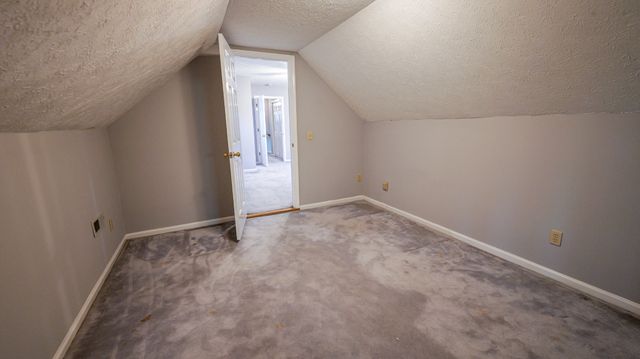 131 Stonehouse Dr, Gallatin, TN 37066