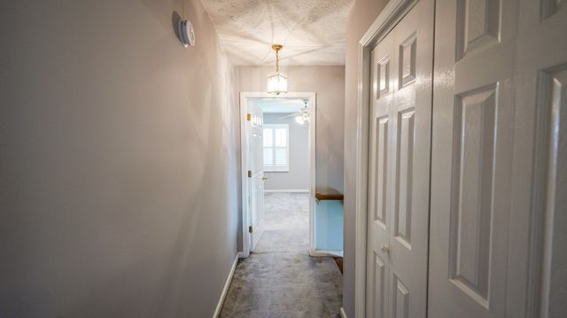 131 Stonehouse Dr, Gallatin, TN 37066