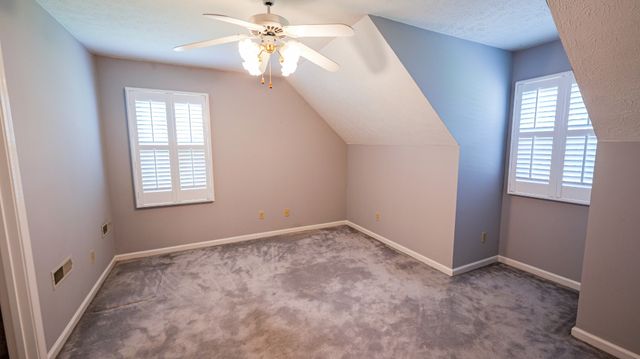 131 Stonehouse Dr, Gallatin, TN 37066