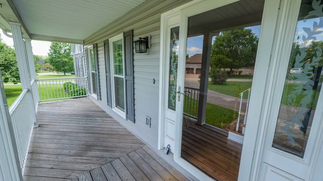 131 Stonehouse Dr, Gallatin, TN 37066