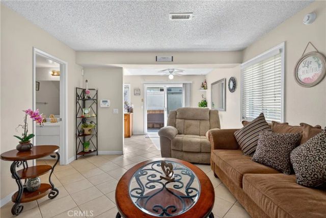 824 N Pasadena, Azusa, CA 91702