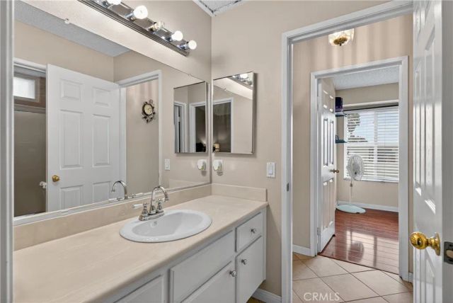 824 N Pasadena, Azusa, CA 91702