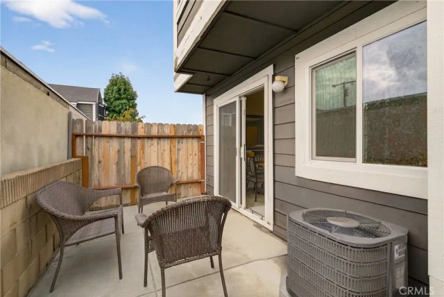 824 N Pasadena, Azusa, CA 91702