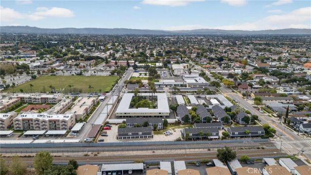 824 N Pasadena, Azusa, CA 91702