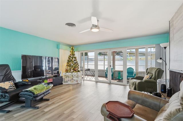 3944 49TH AVENUE S, St Petersburg, FL 33711