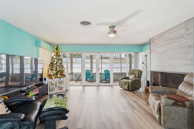 3944 49TH AVENUE S, St Petersburg, FL 33711