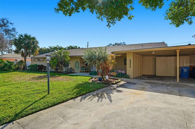 3944 49TH AVENUE S, St Petersburg, FL 33711