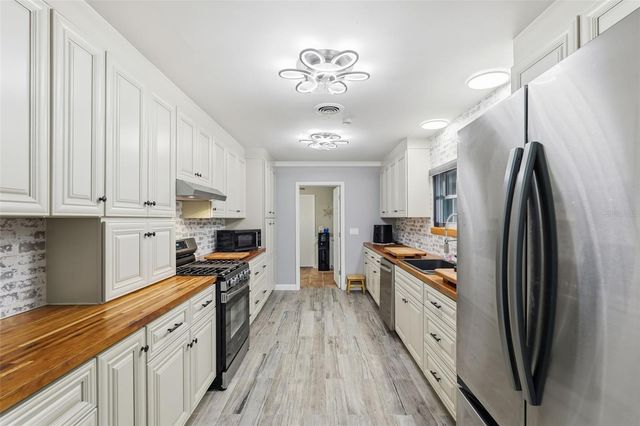 3944 49TH AVENUE S, St Petersburg, FL 33711