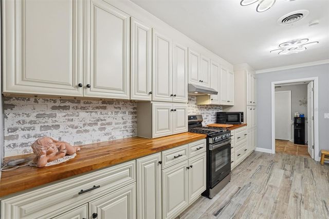 3944 49TH AVENUE S, St Petersburg, FL 33711