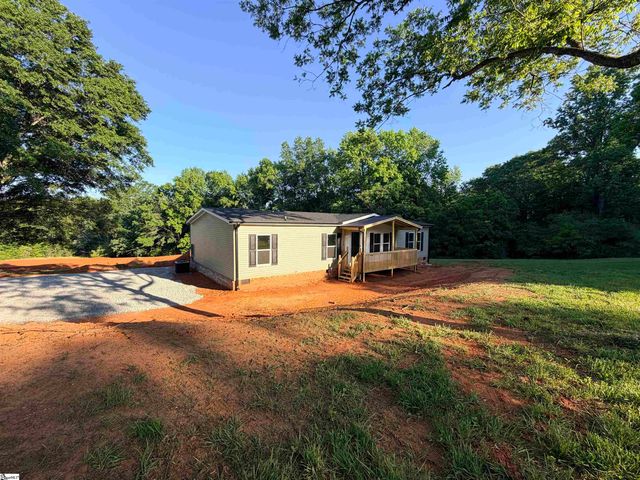 242 Black Bottom Road, Liberty, SC 29657