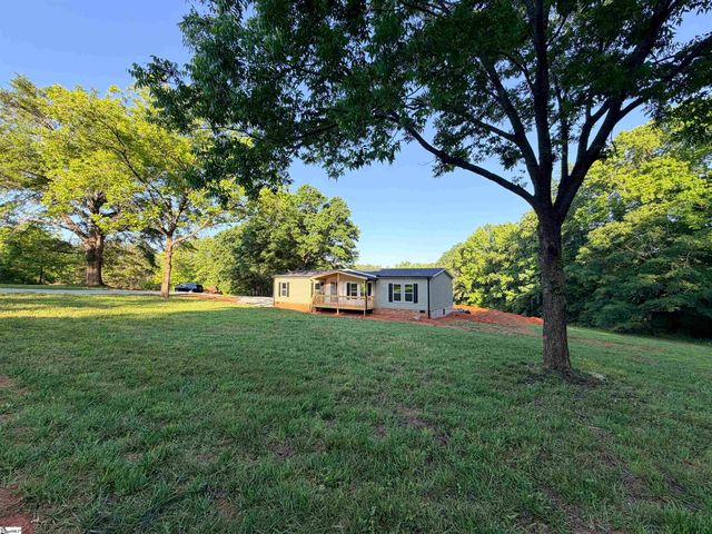 242 Black Bottom Road, Liberty, SC 29657