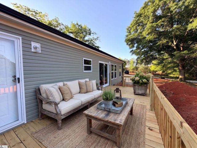 242 Black Bottom Road, Liberty, SC 29657