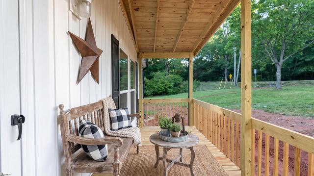 242 Black Bottom Road, Liberty, SC 29657