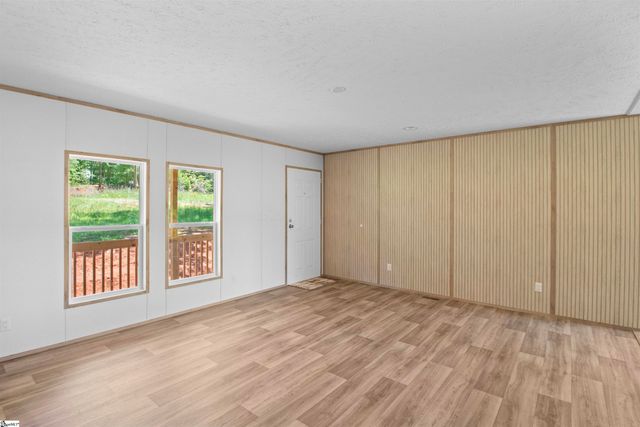 242 Black Bottom Road, Liberty, SC 29657